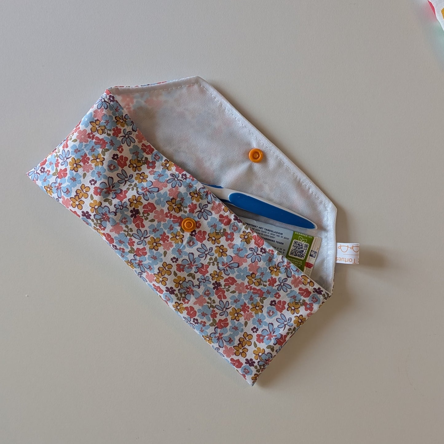 pochette imperméable couverts ou brosse à dents